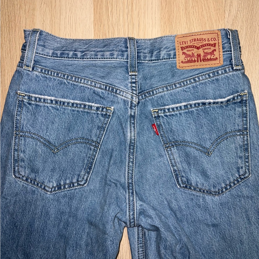LEVI’S Low Pro Straight Leg Jeans Medium Wash Size 24